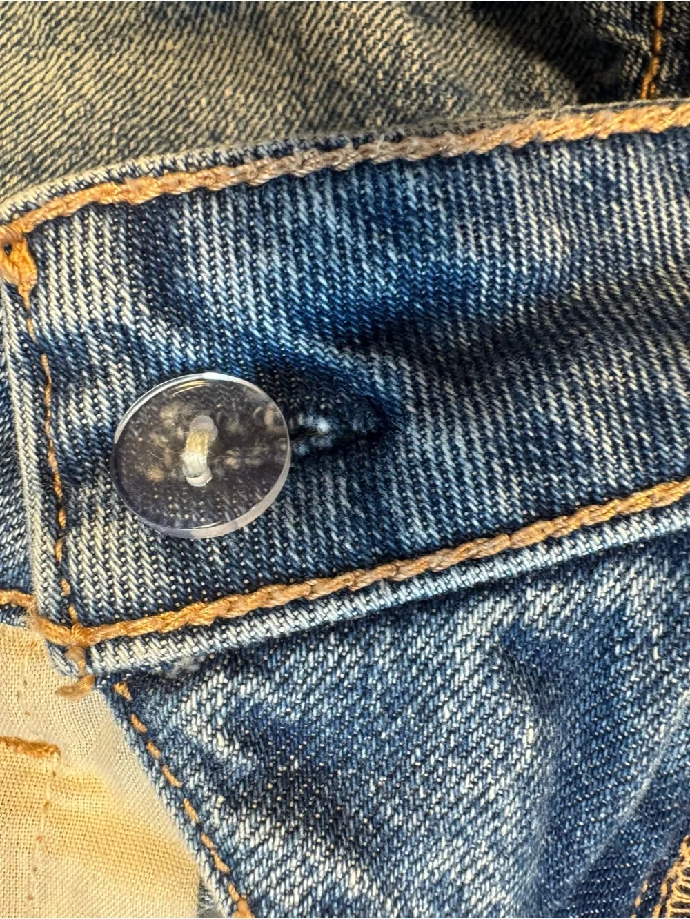 Y2K American Eagle Mom Shorts Size 10- Distressed Light Wash-Frayed Hem GUC